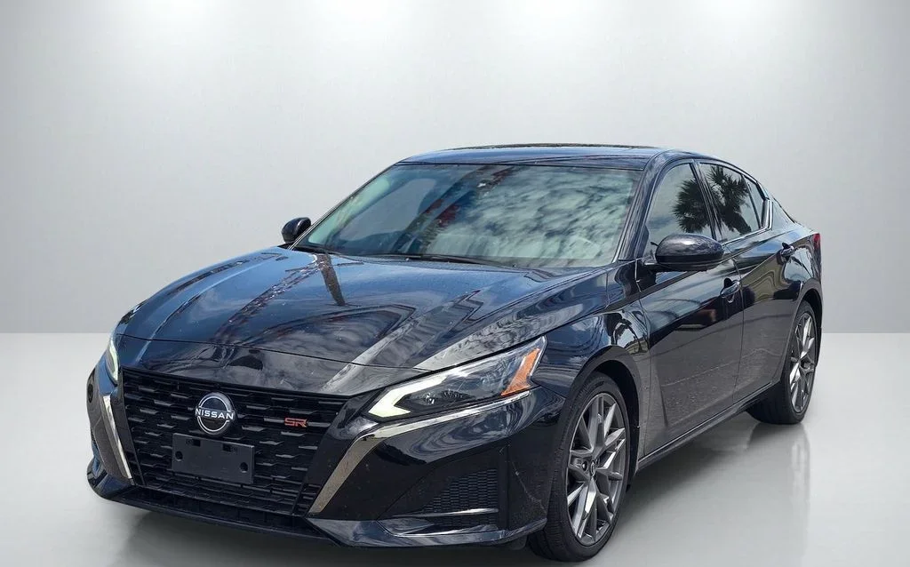 2023 Nissan Altima 2.0 SR