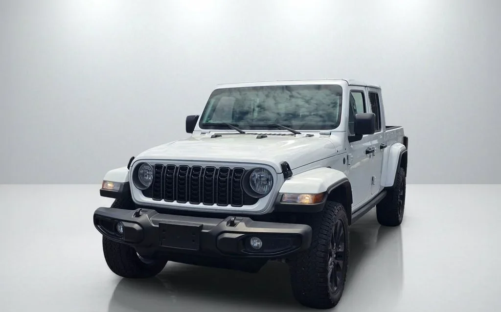 2025 Jeep Gladiator Nighthawk